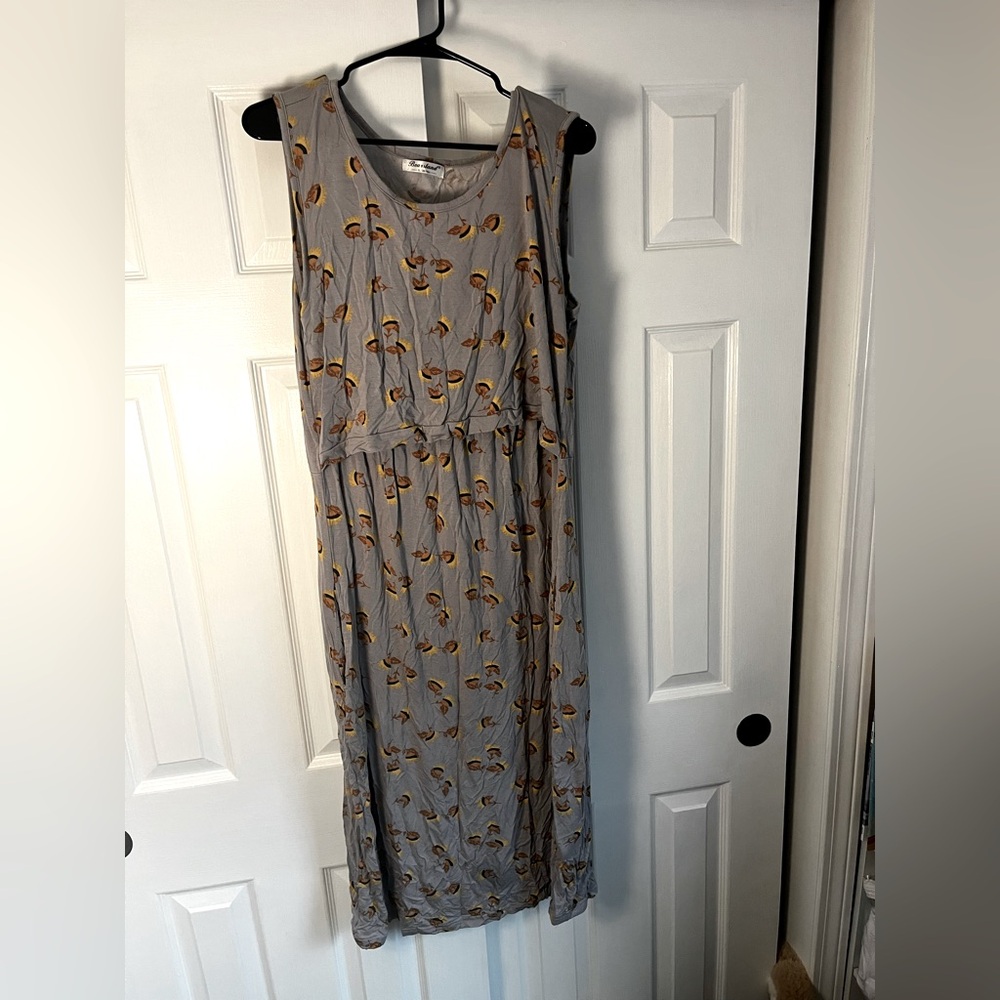 Bearsland Maternity/Nursing Gray Dress with Leaf Accents